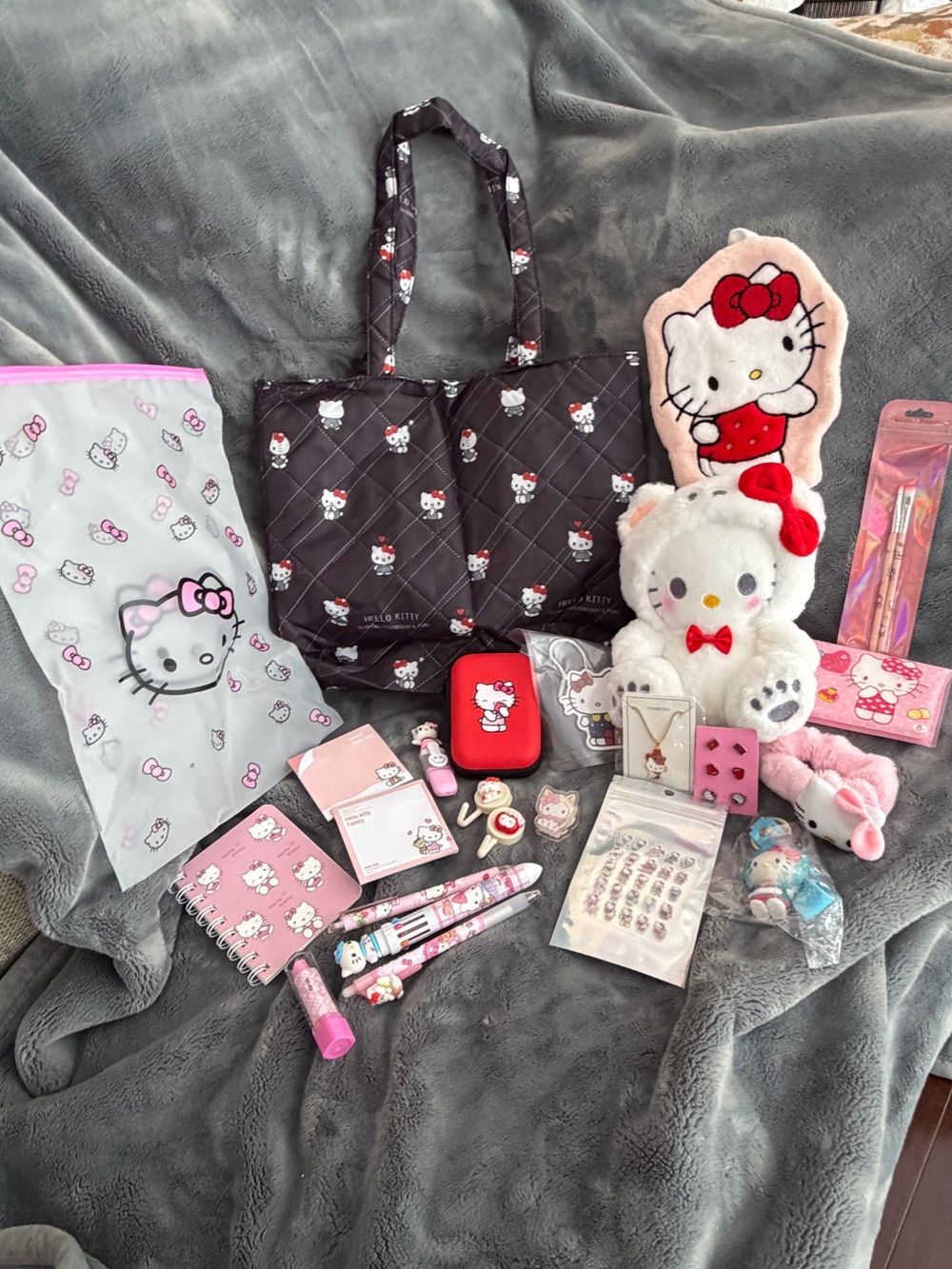 ❤️Sanrio Hello Kitty Tote Bag and Accessories Set Bundle - Over 20 Items